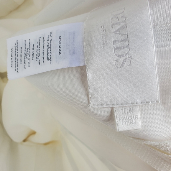 David's Bridal Wedding Dress, Size 16W - Picture 9 of 12